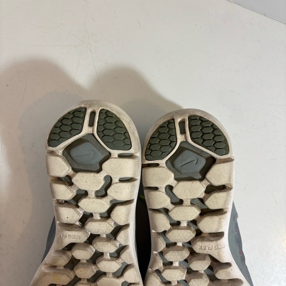 Nike flex fit sole women’s grey lace up running shoes in size 7.5 - Picture 8 of 9